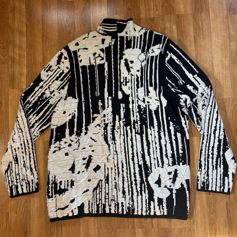 Chico's Black White Patterned Knit Cardigan Open Front Size 2 Large Cozy Winter - Picture 7 of 7